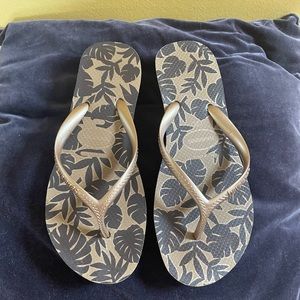 Havaianas women platform wedge flip flops, USA size 7 ( 37 )